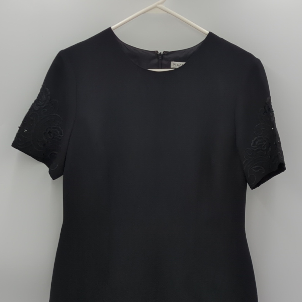 Plaza South Black Cocktail Dress 8 Embroidered Short Sleeves Lines Formal